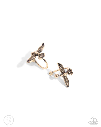 Soaring Sparrow - gold - Paparazzi ear cuff