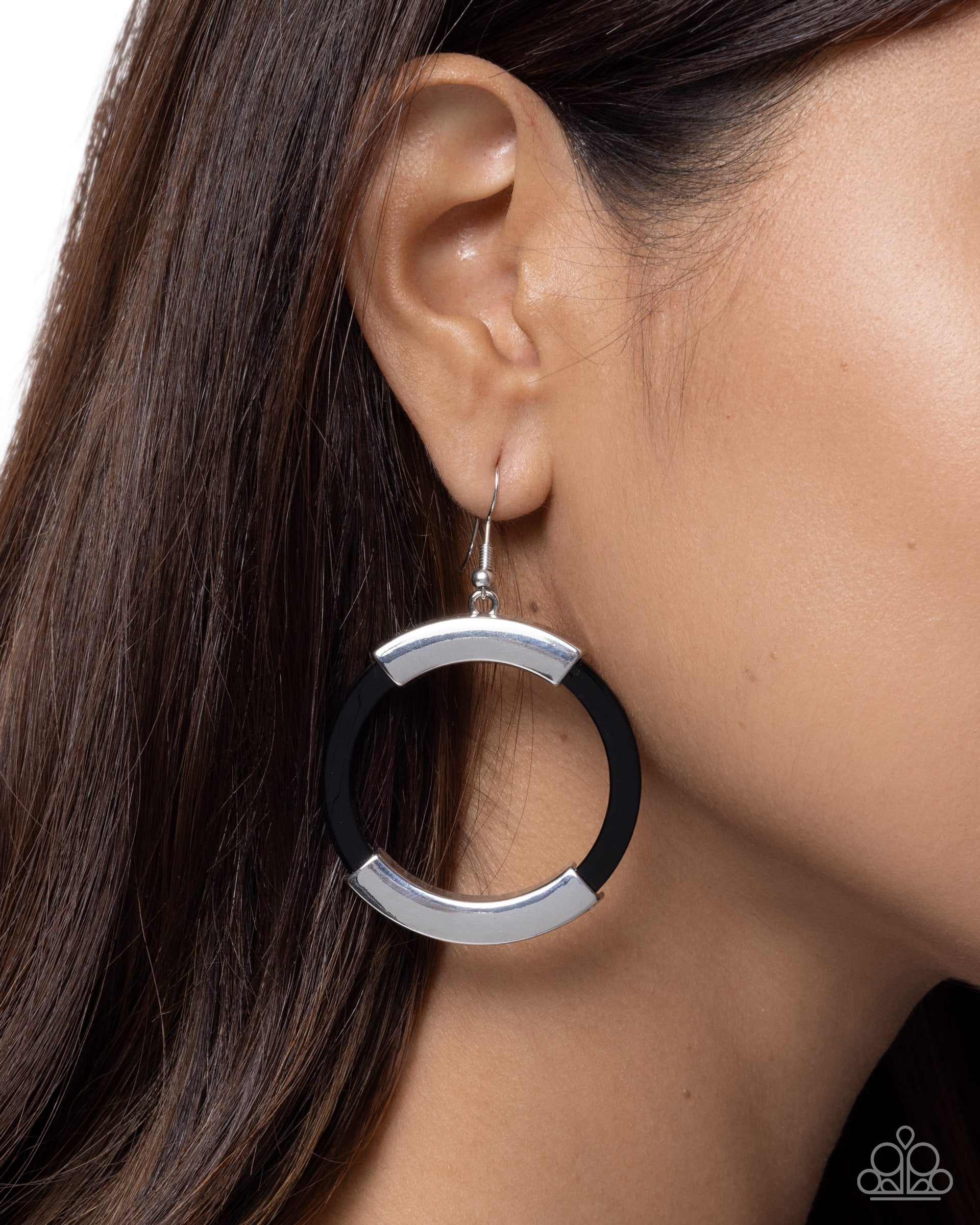 Socialite Sway - black - Paparazzi earrings