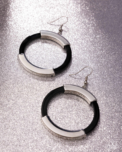 Socialite Sway - black - Paparazzi earrings