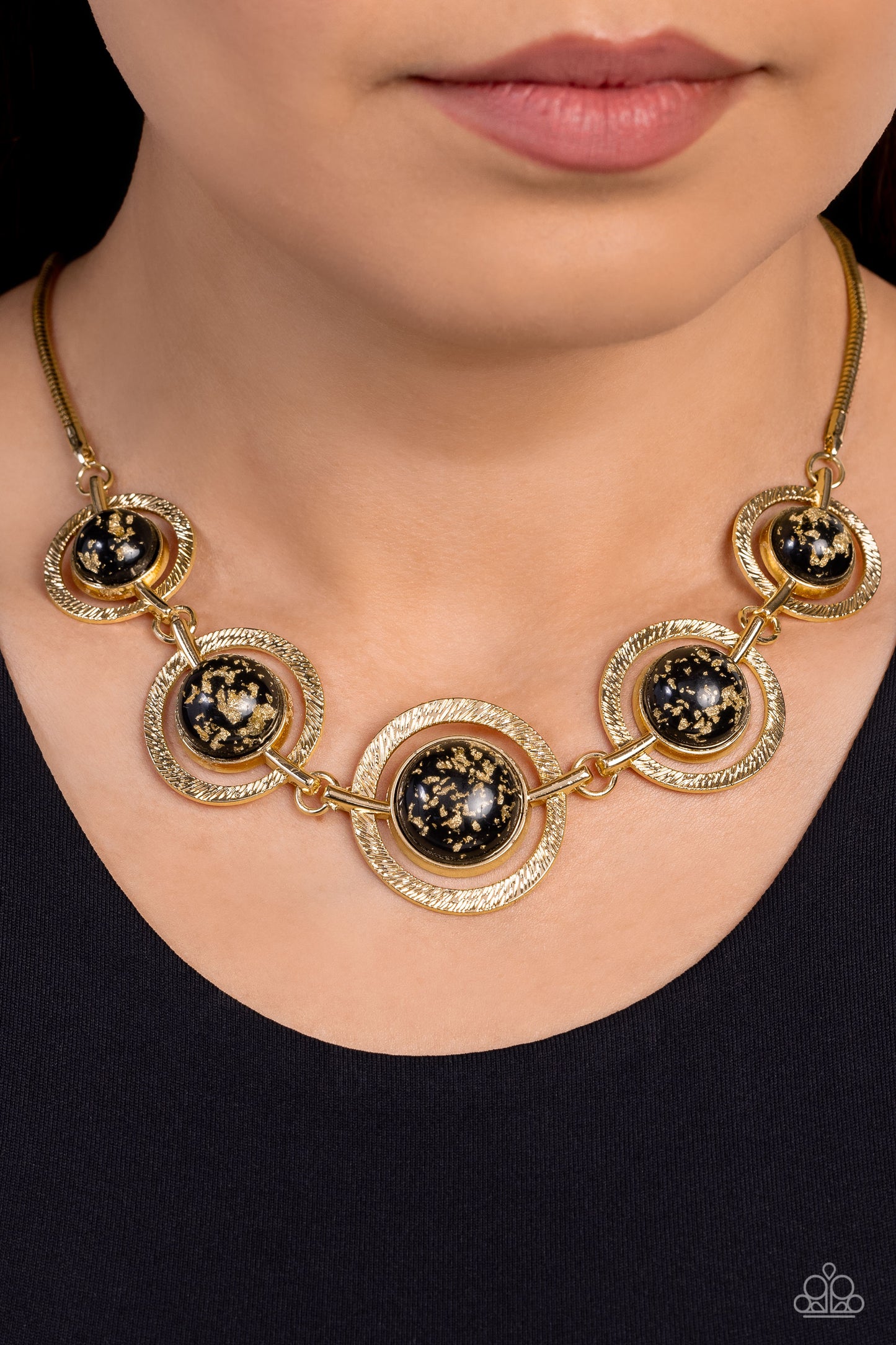 Sophisticated Showcase - black - Paparazzi necklace