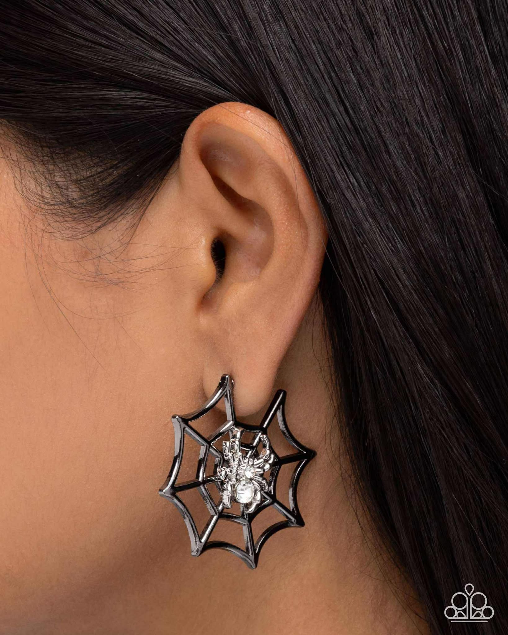 Spiderweb Showcase - black - Paparazzi earrings