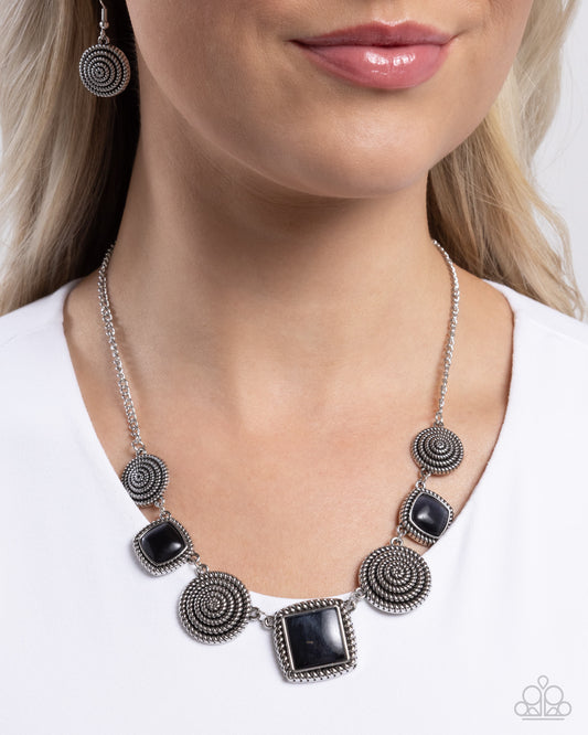 Spiral Sass - black - Paparazzi necklace