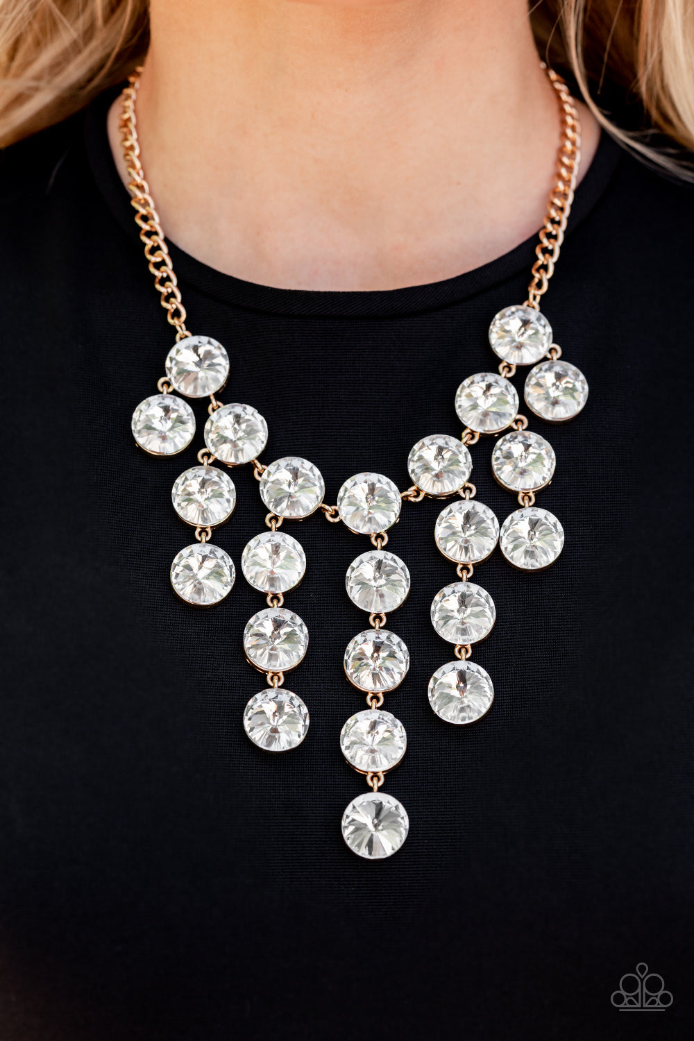 Spotlight Stunner - gold - Paparazzi necklace