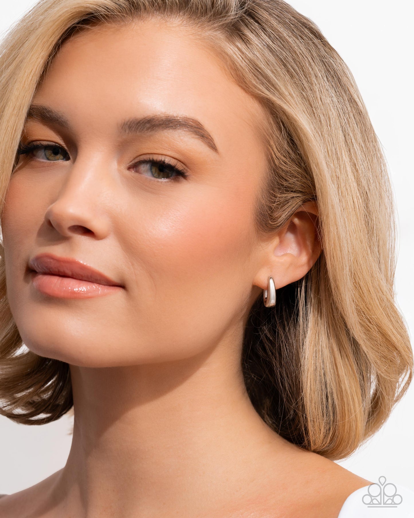 Stainless Stroll - silver - Paparazzi earrings