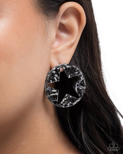 Stellar Saloon - black - Paparazzi earrings
