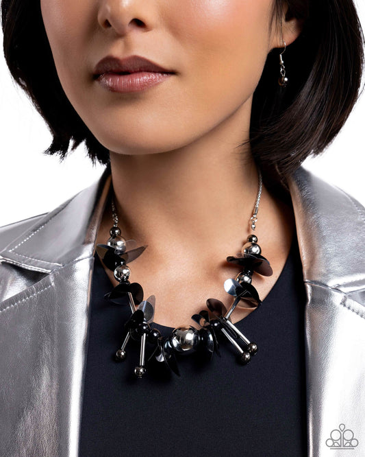 Streamlined Sequins - black - Paparazzi necklace