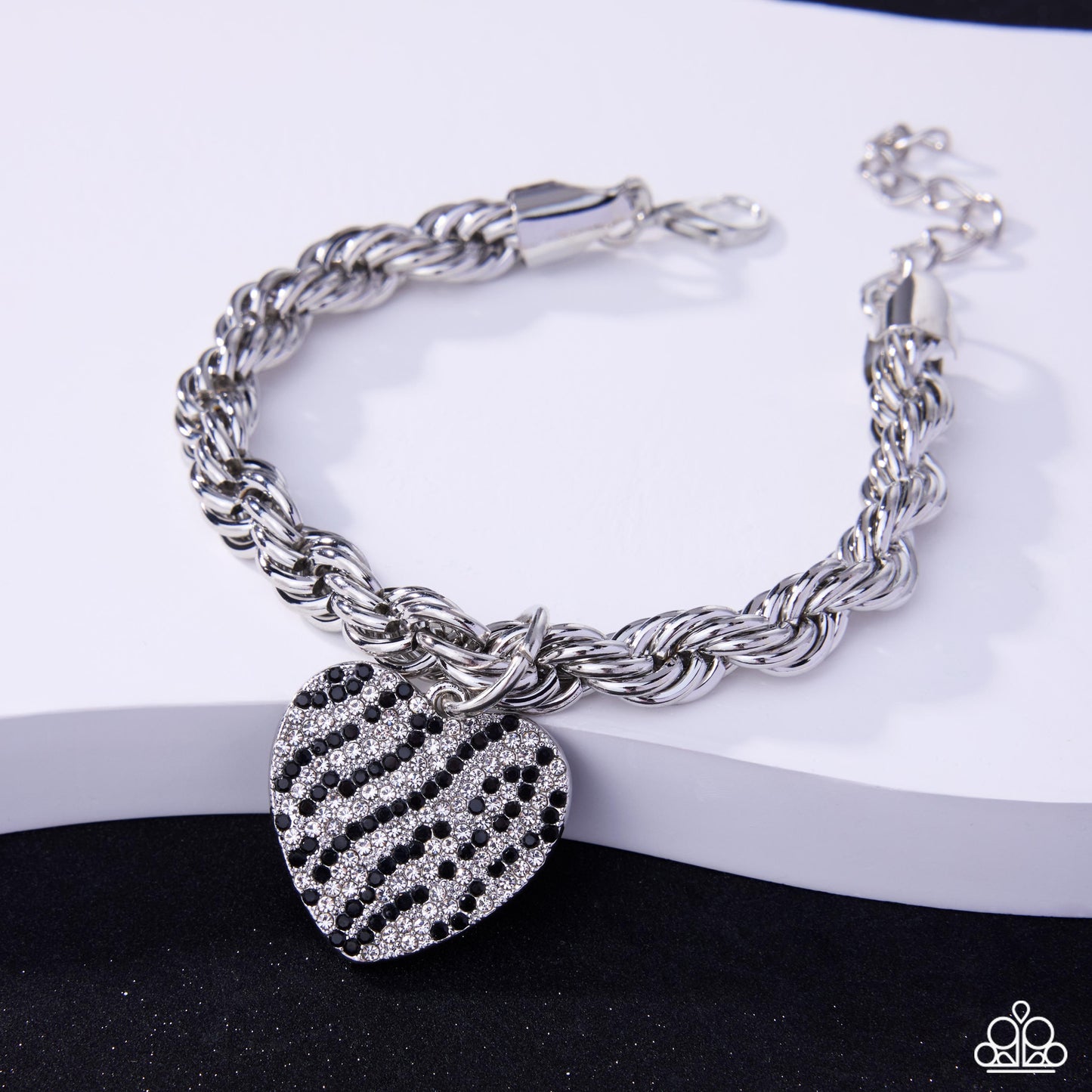 Striped Sentiment - black - Paparazzi bracelet