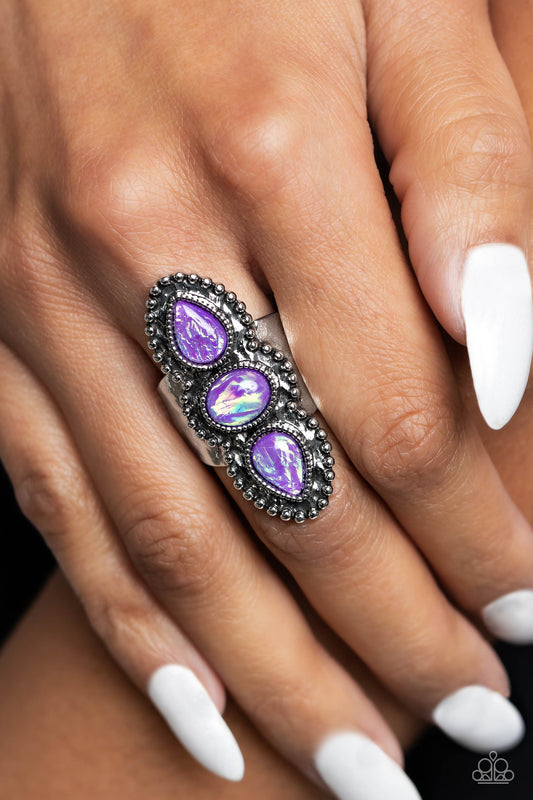 Strut Your STUDS - purple - Paparazzi ring