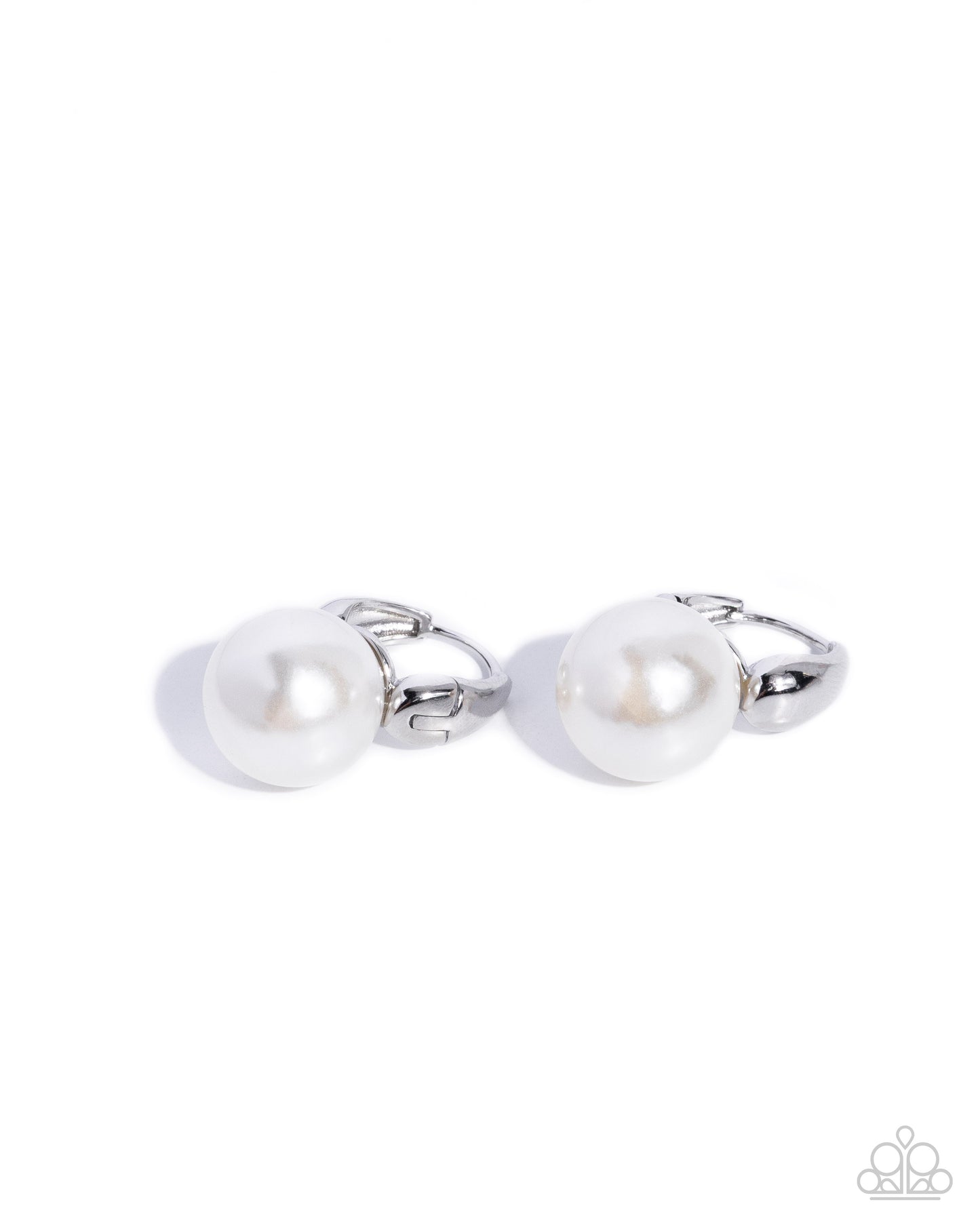 Sturdy Study - white - Paparazzi earrings
