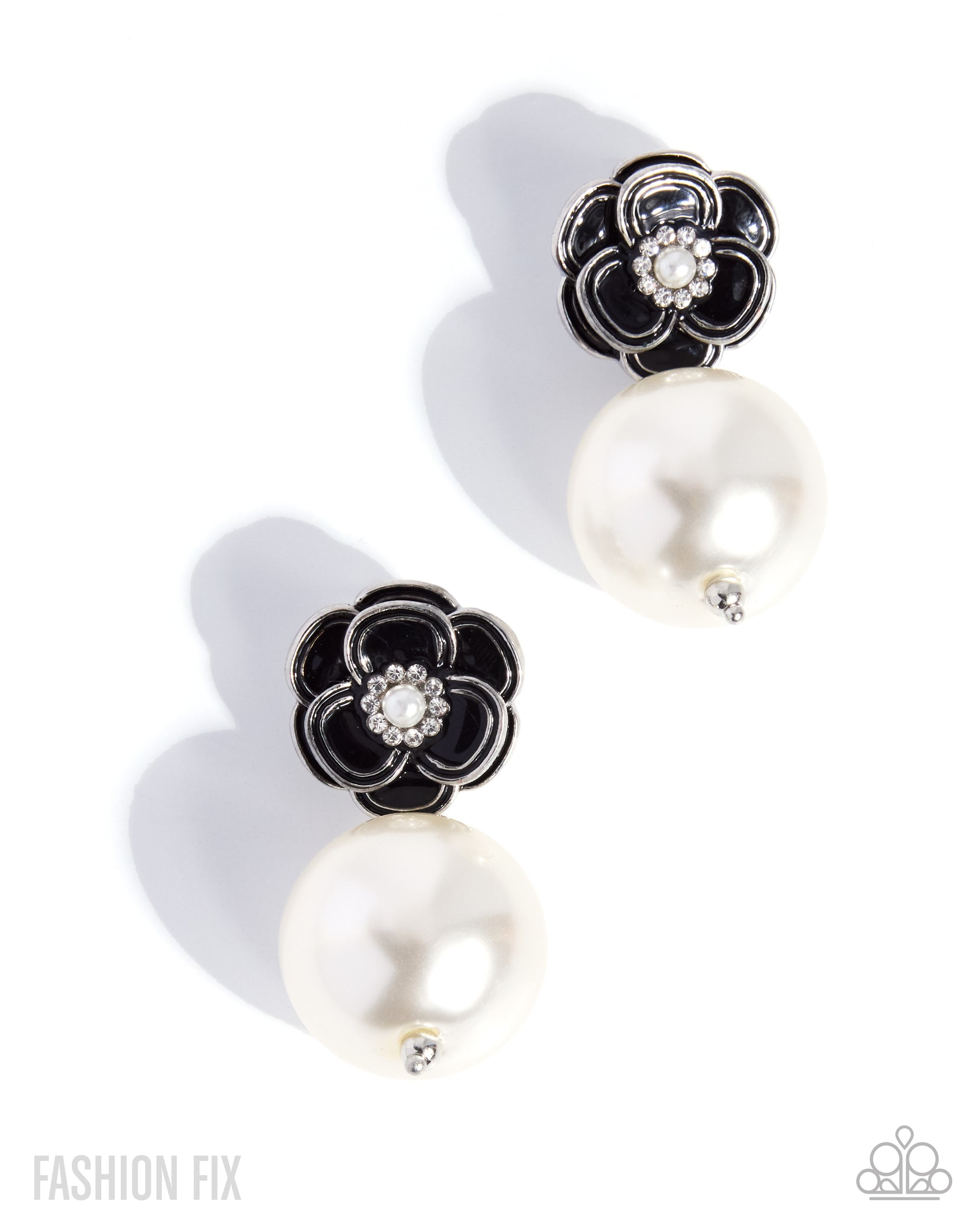 Suitable Share - black - Paparazzi earrings