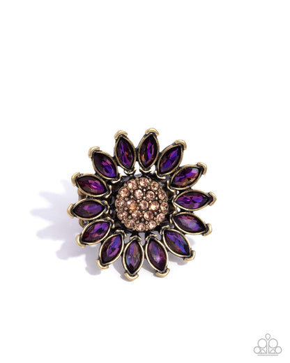 Sunflower Setting - brass - Paparazzi ring
