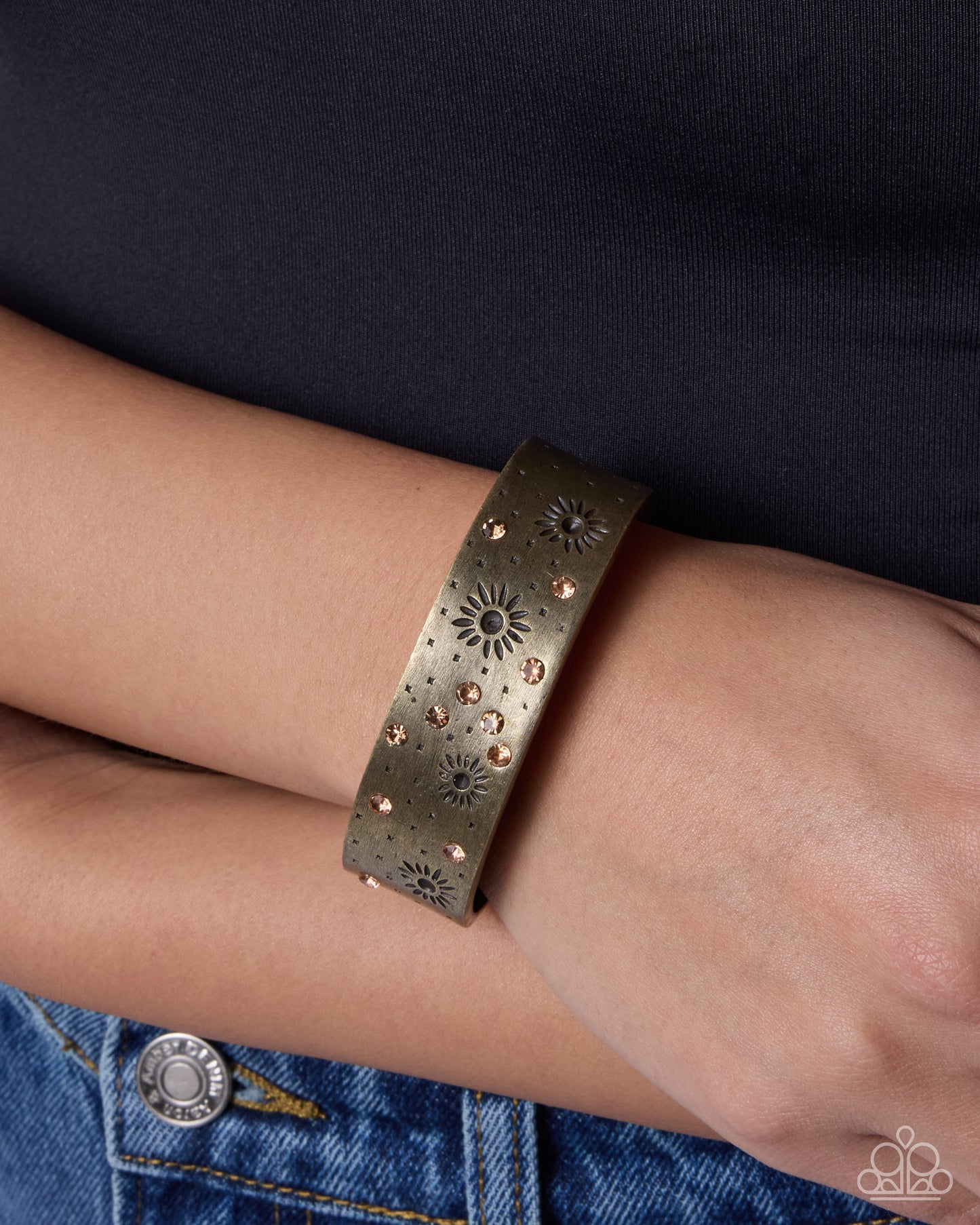 Sunny Saying - brass - Paparazzi bracelet