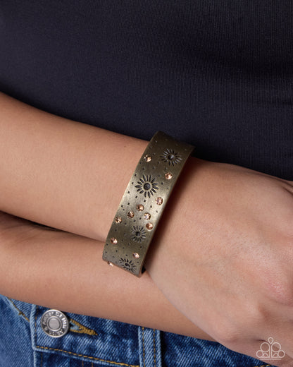 Sunny Saying - brass - Paparazzi bracelet