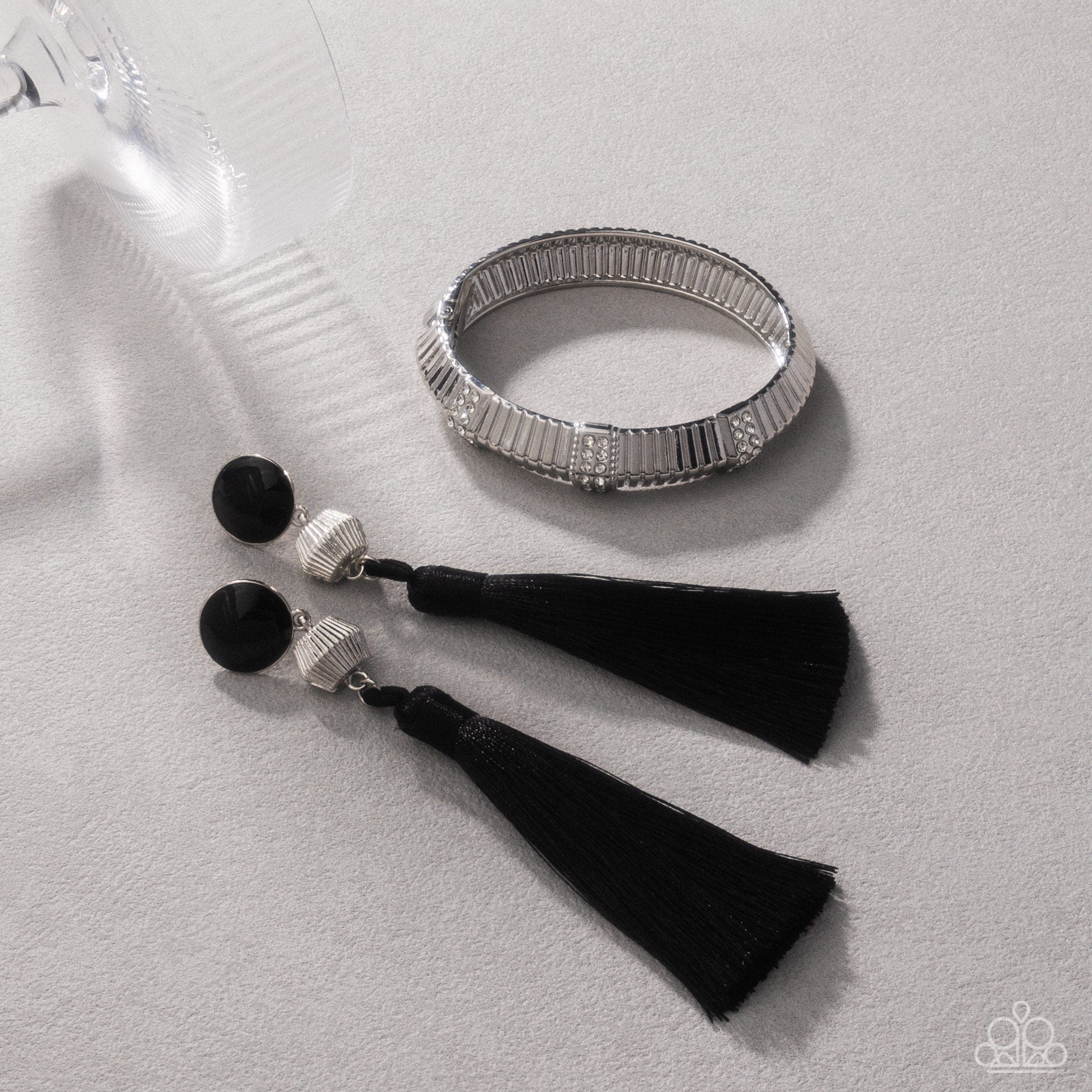 Sunset Sightings Complete Look - September 2026 - Paparazzi Accessories Trend Blend