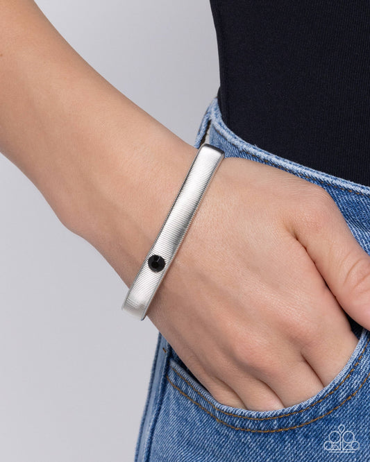 Surprising Solo - black - Paparazzi bracelet