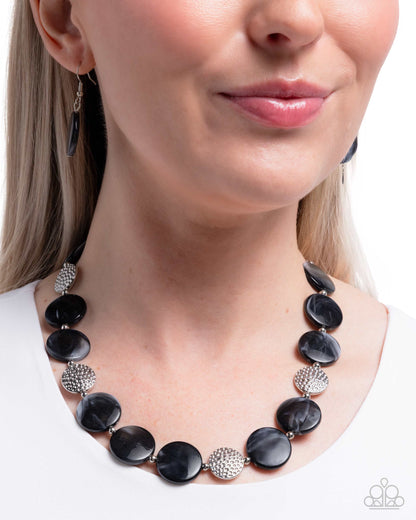 Swatch Shimmer - black - Paparazzi necklace