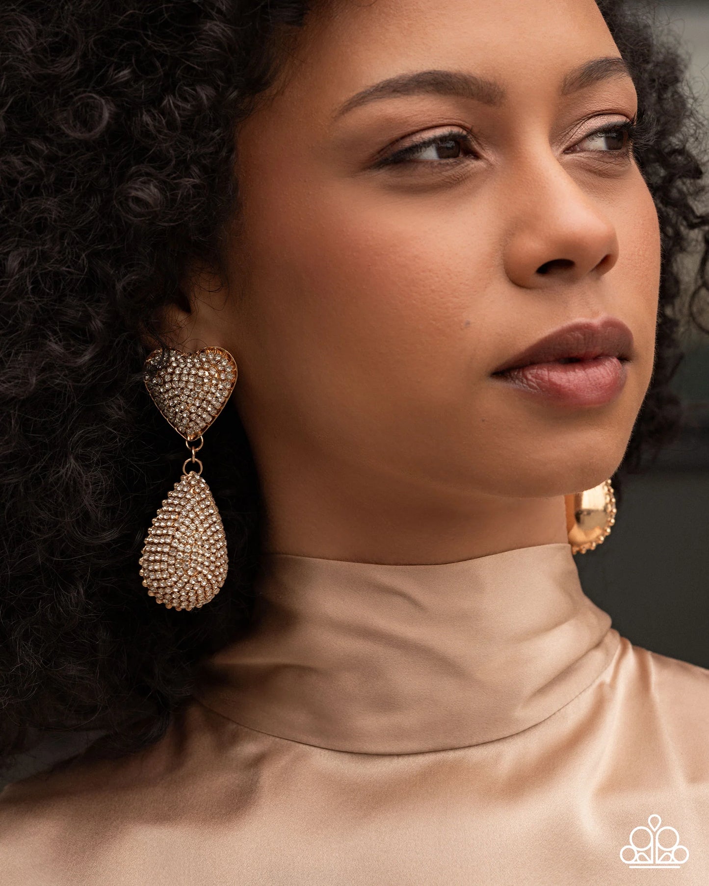 Sweetheart Sway - gold - Paparazzi earrings