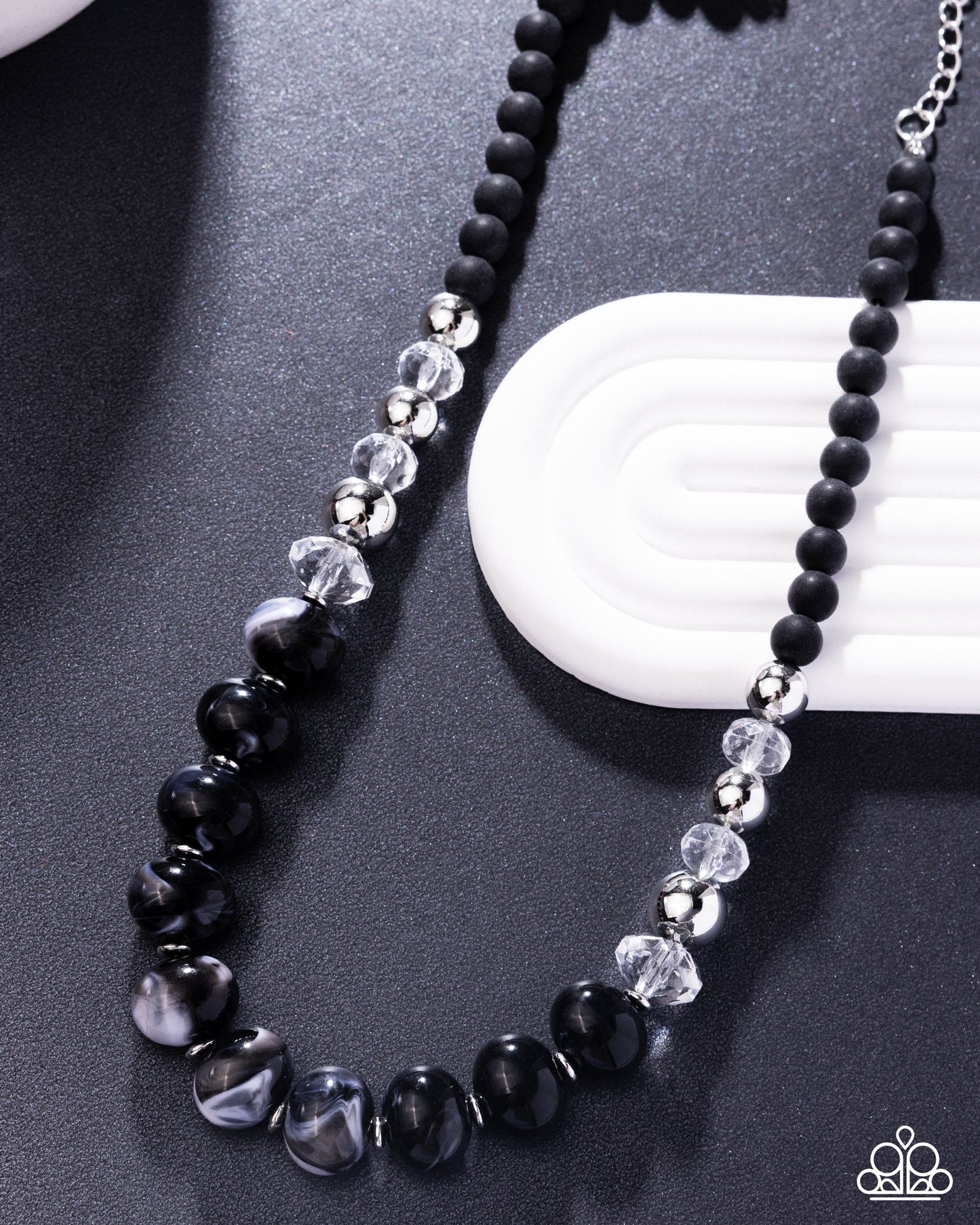 Swirl Simplicity - black - Paparazzi necklace