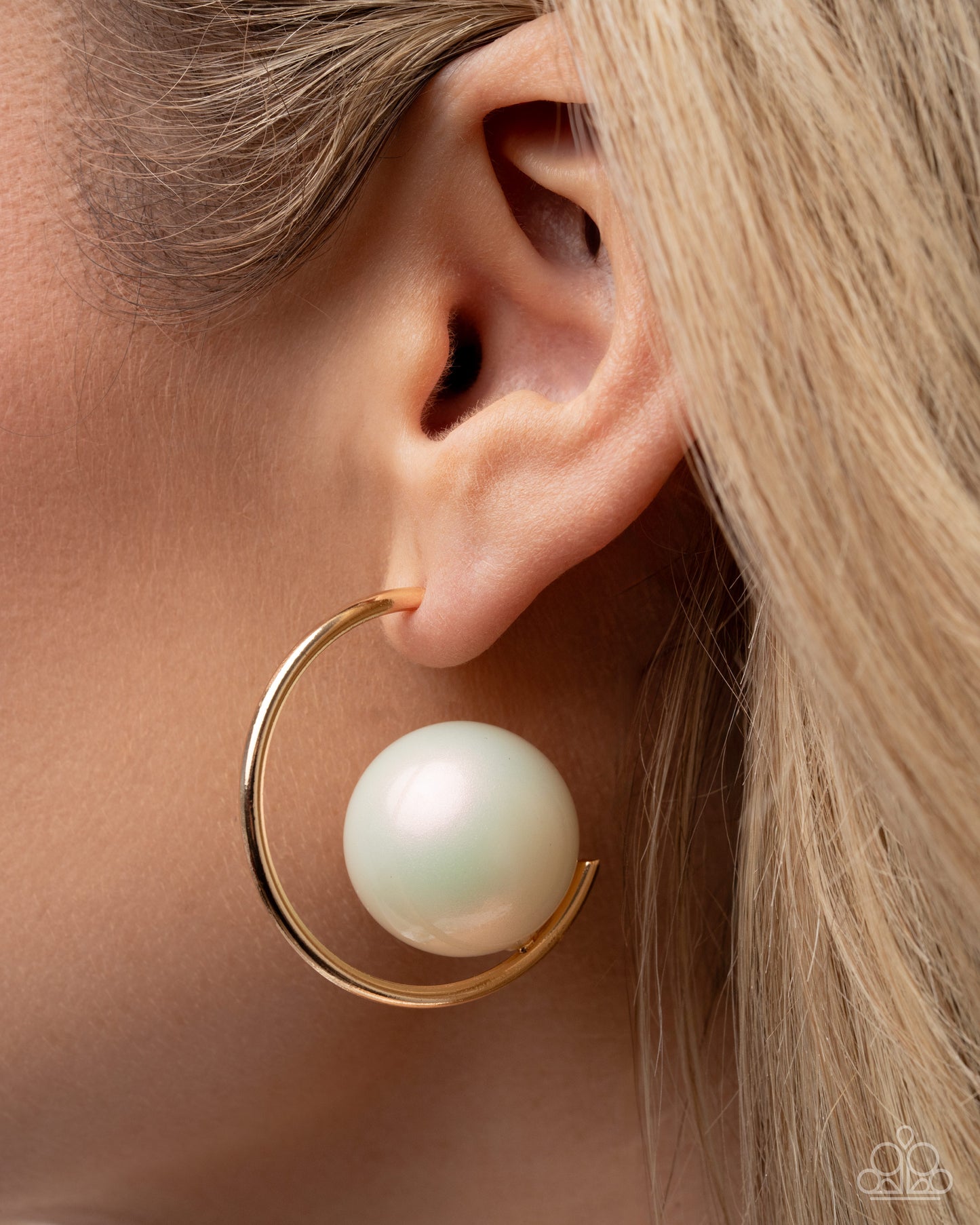 Tailored Taste - gold - Paparazzi earrings