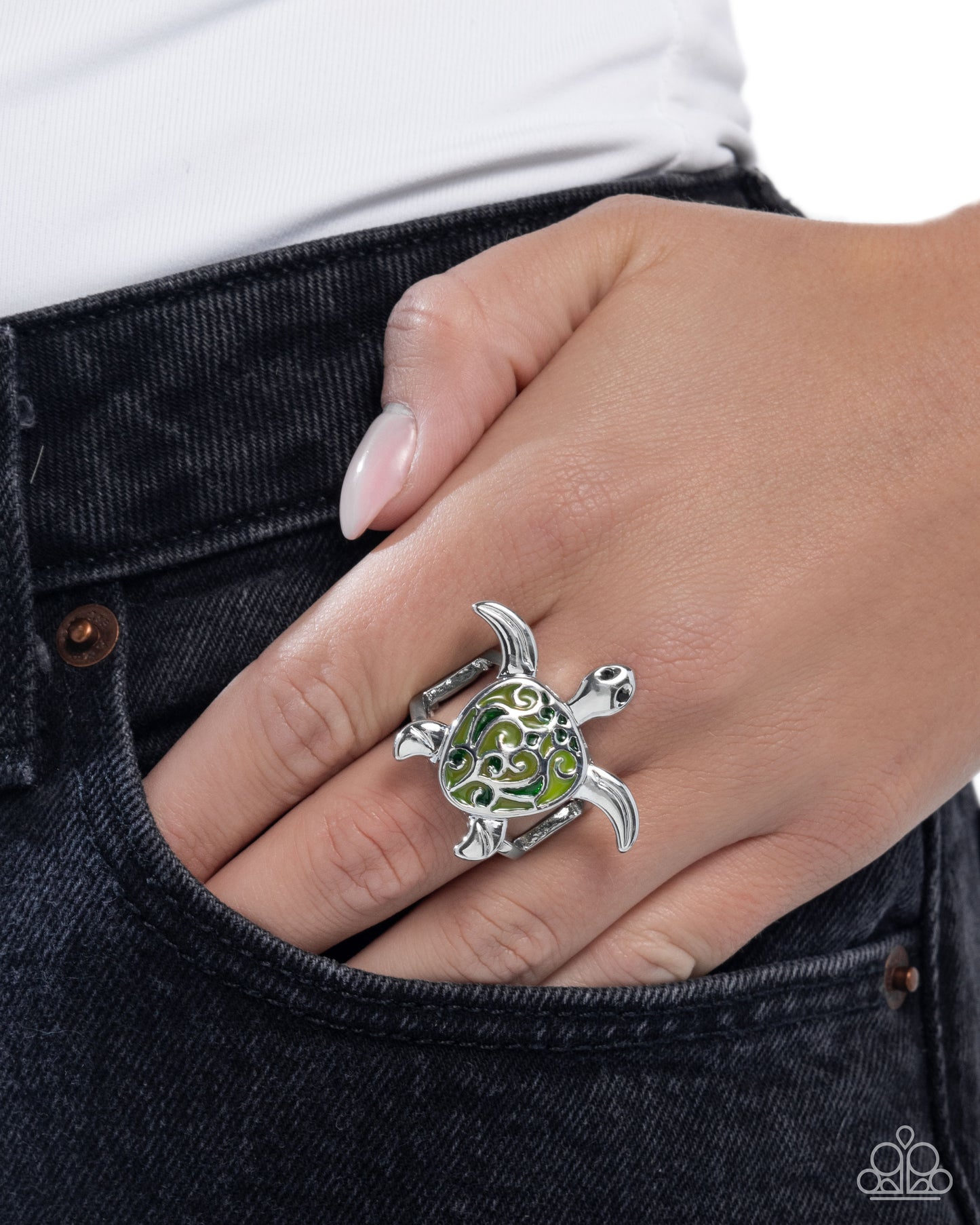 Tailored Turtle - green - Paparazzi ring