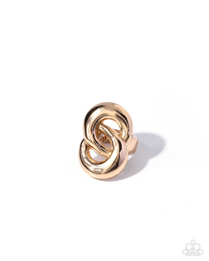 Tailored Twist - gold - Paparazzi ring