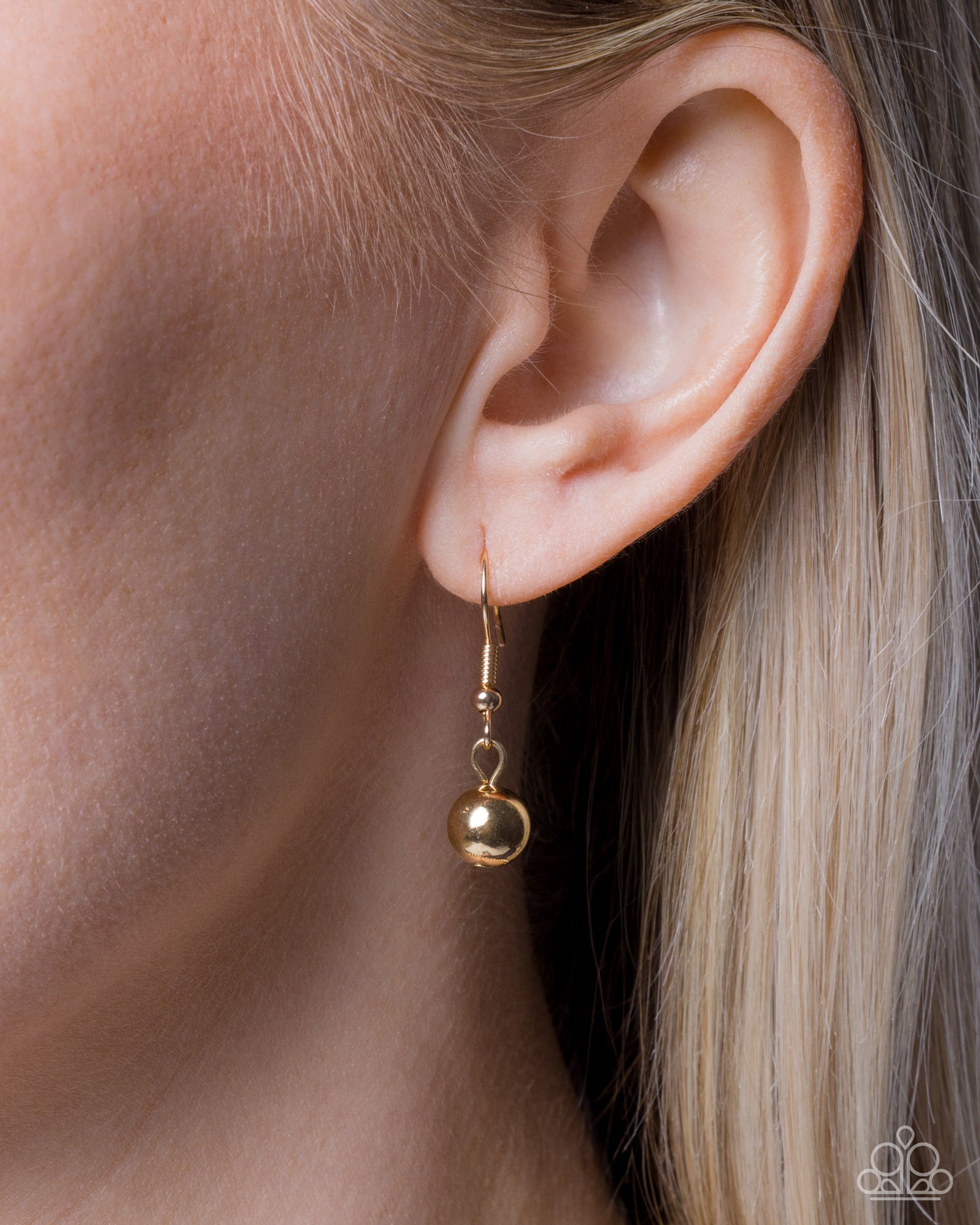 Taking A Shine To - gold - Paparazzi necklace