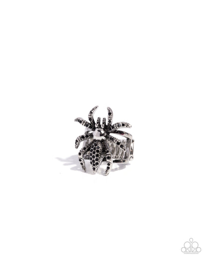 Tarantula Twist - black - Paparazzi ring