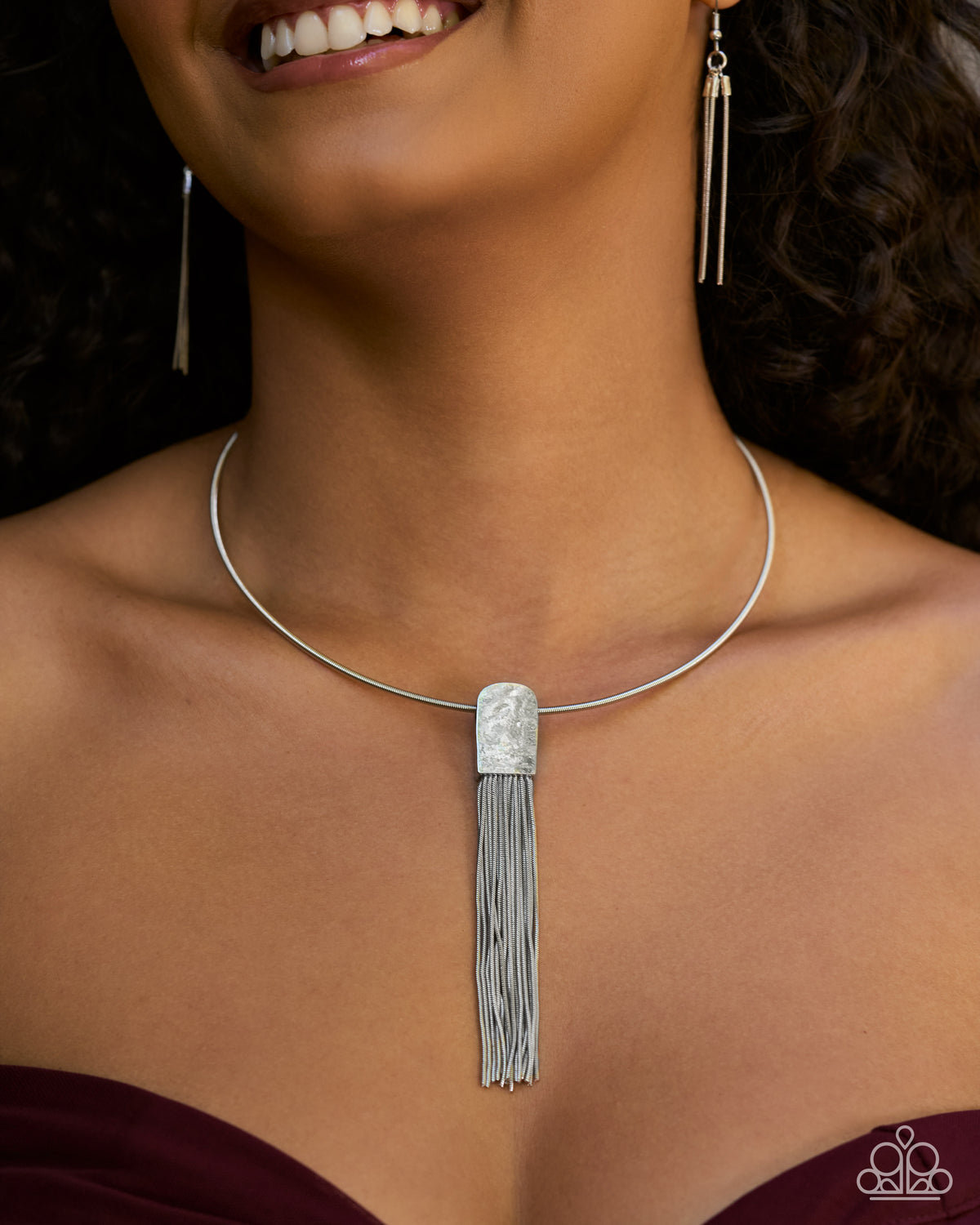 Tassel Tremolo - silver - Paparazzi necklace