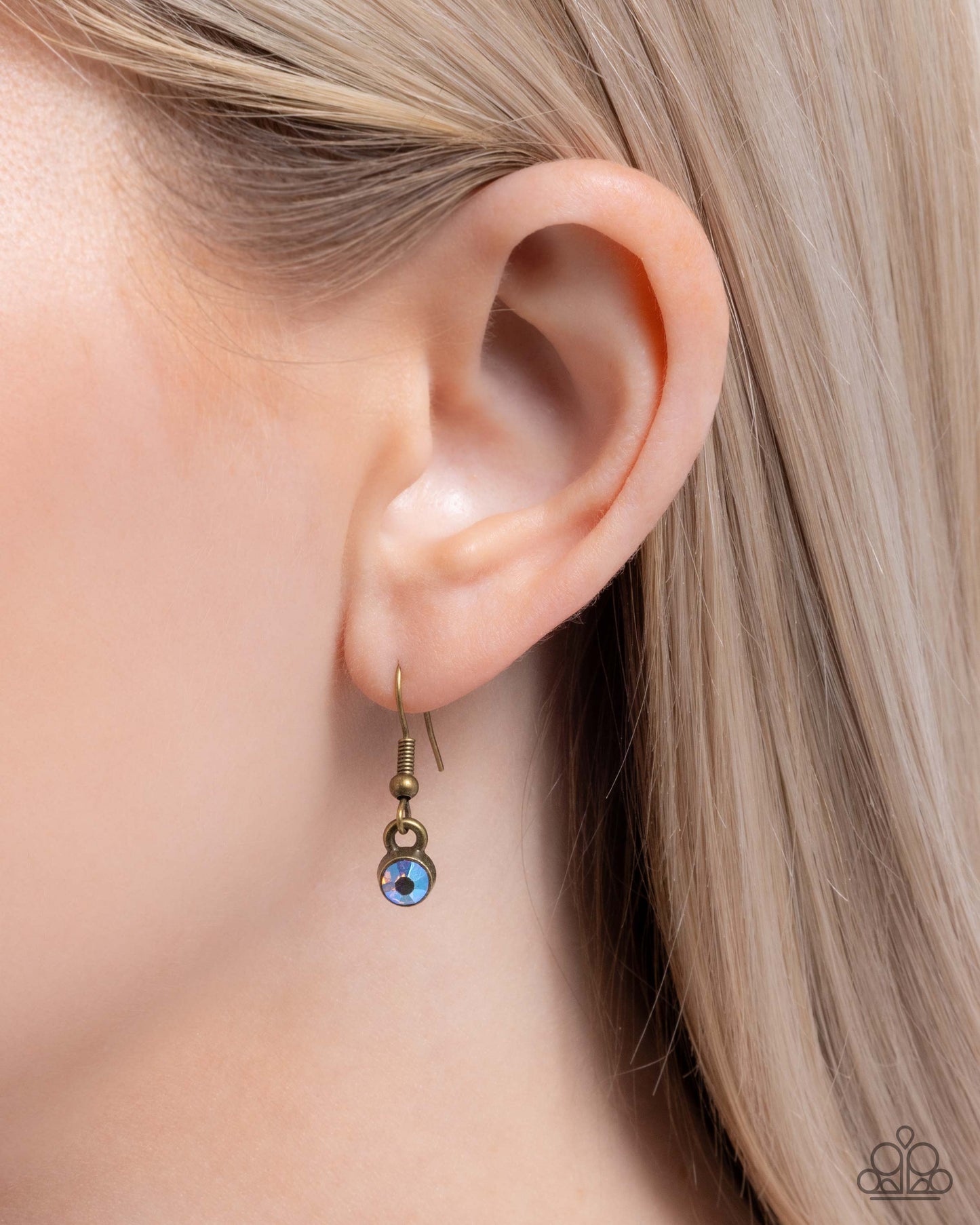 Teardrop Timeline - brass - Paparazzi necklace