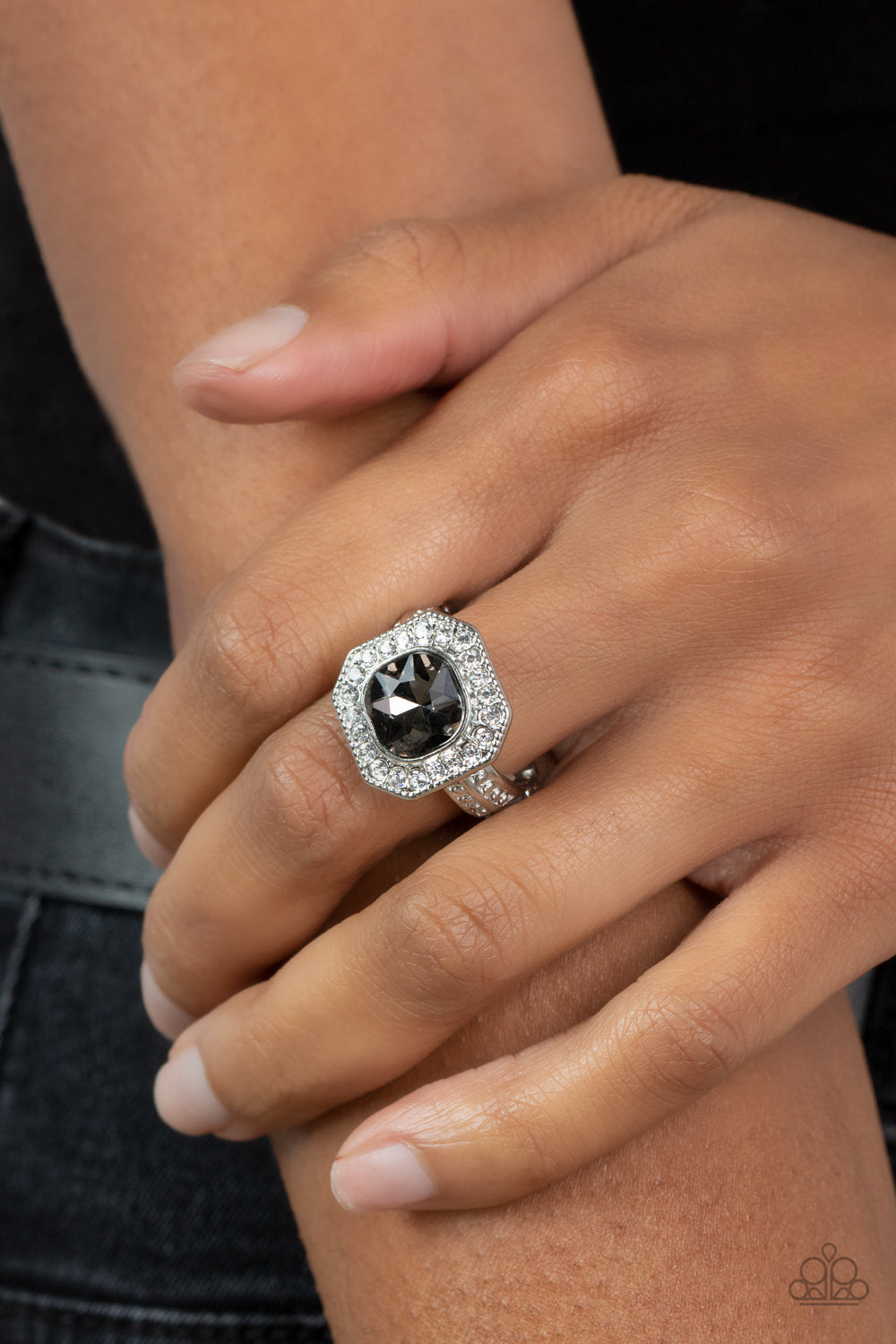 Title Match - silver - Paparazzi ring