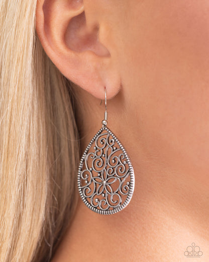 Tour de Garden - silver - Paparazzi earrings