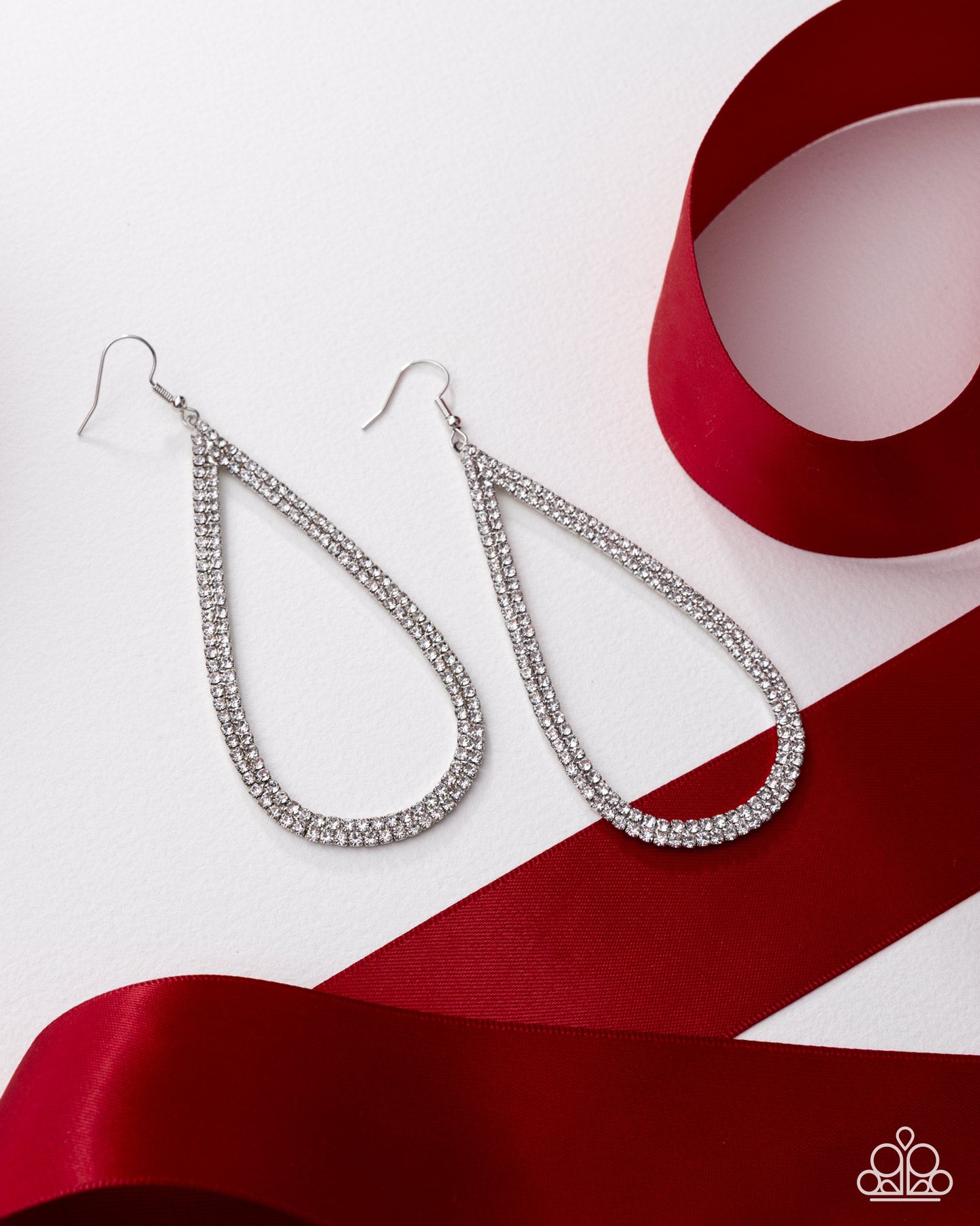 Traditional Twinkle - white - Paparazzi earrings