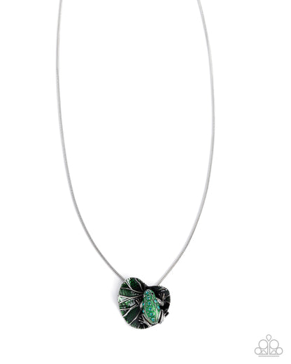 Tree Frog Tapestry - green - Paparazzi necklace