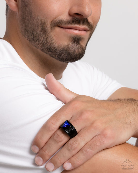 Trenchant Triangle - blue - Paparazzi ring