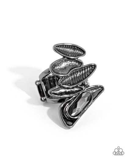 Unpredictable Union - black -  Paparazzi ring