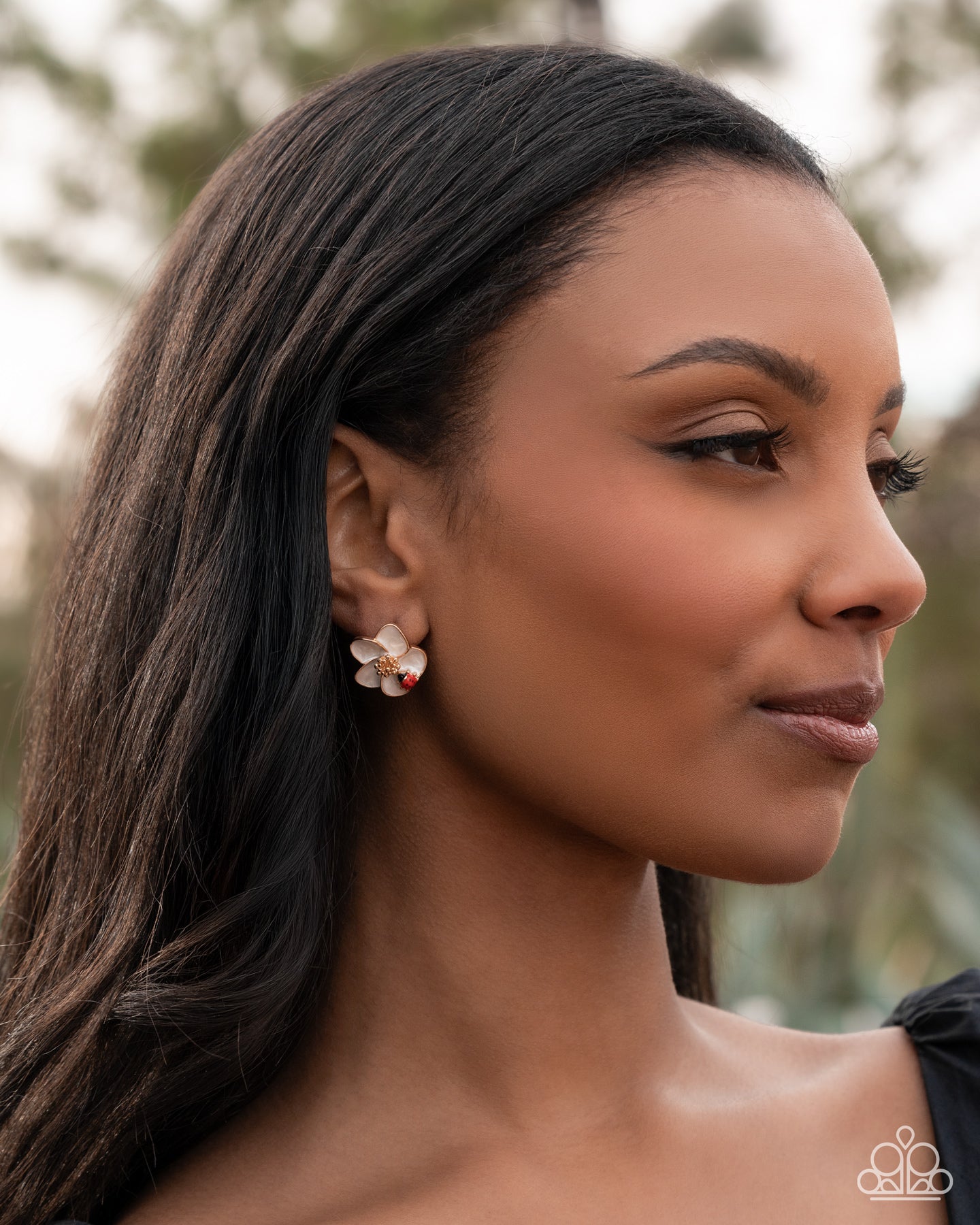 Verdant View - gold - Paparazzi earrings