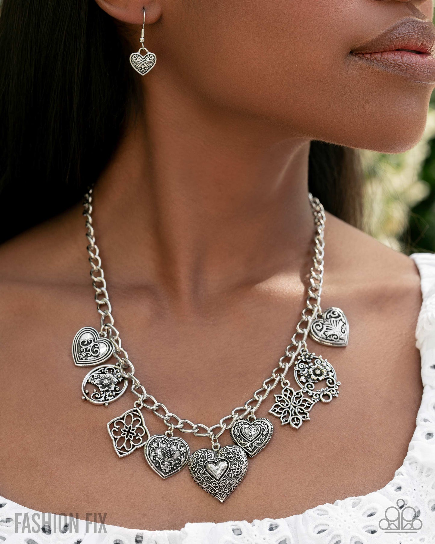 Vintage Showdown - silver - Paparazzi necklace