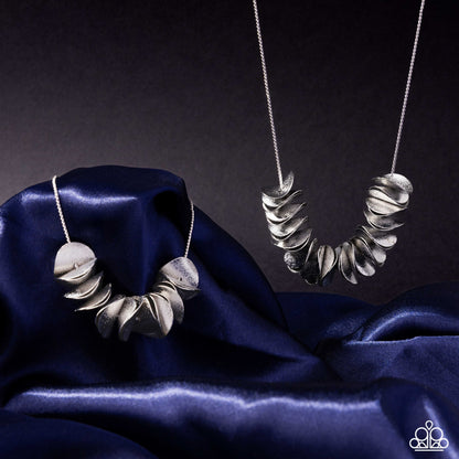 Warped Waymaker - silver - Paparazzi complete set