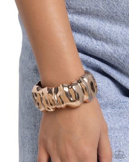 Warped Wheelhouse - gold - Paparazzi bracelet
