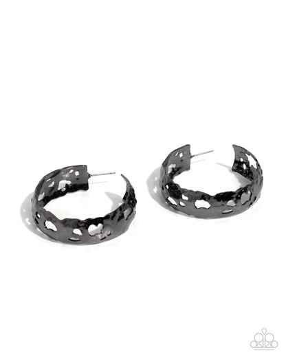 Warped Whisper - black - Paparazzi earrings