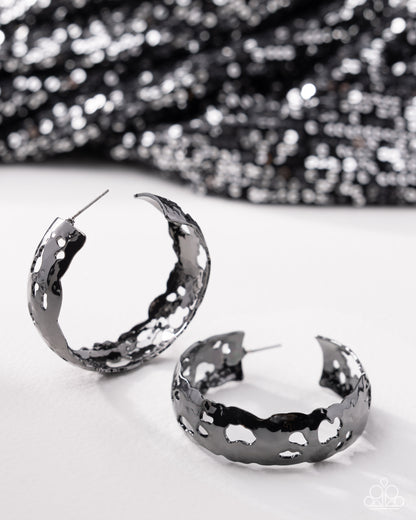 Warped Whisper - black - Paparazzi earrings