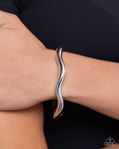 Waving Hello - silver - Paparazzi bracelet