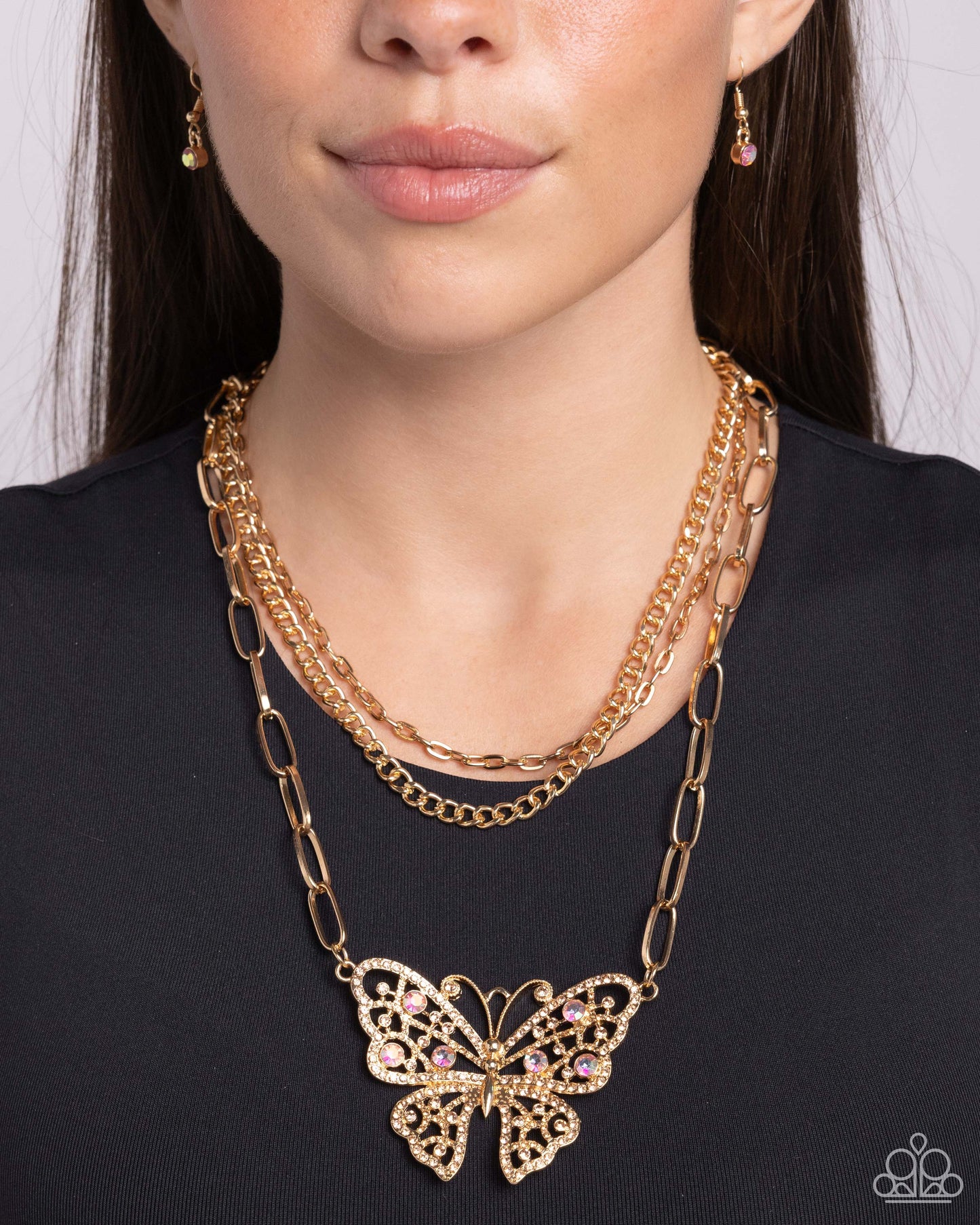 Winged Wonder - gold - Paparazzi necklace