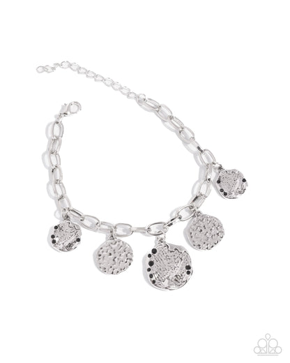 Winking Wild - black - Paparazzi bracelet