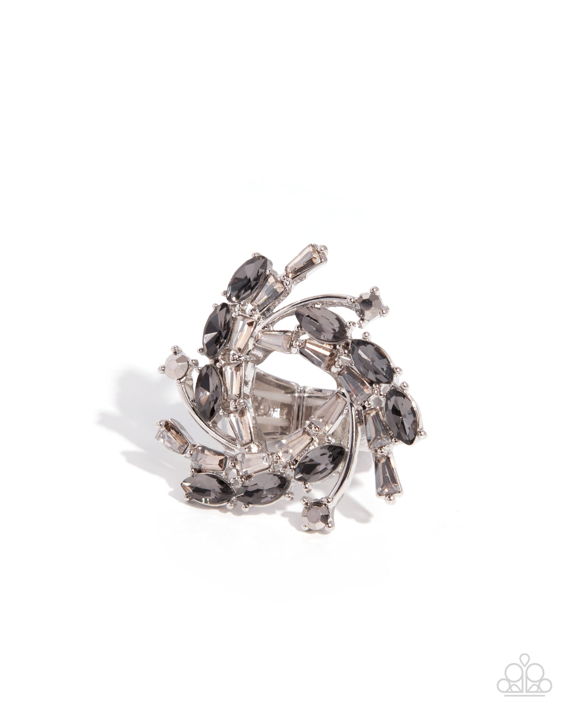 Wistful Wreath - silver - Paparazzi ring