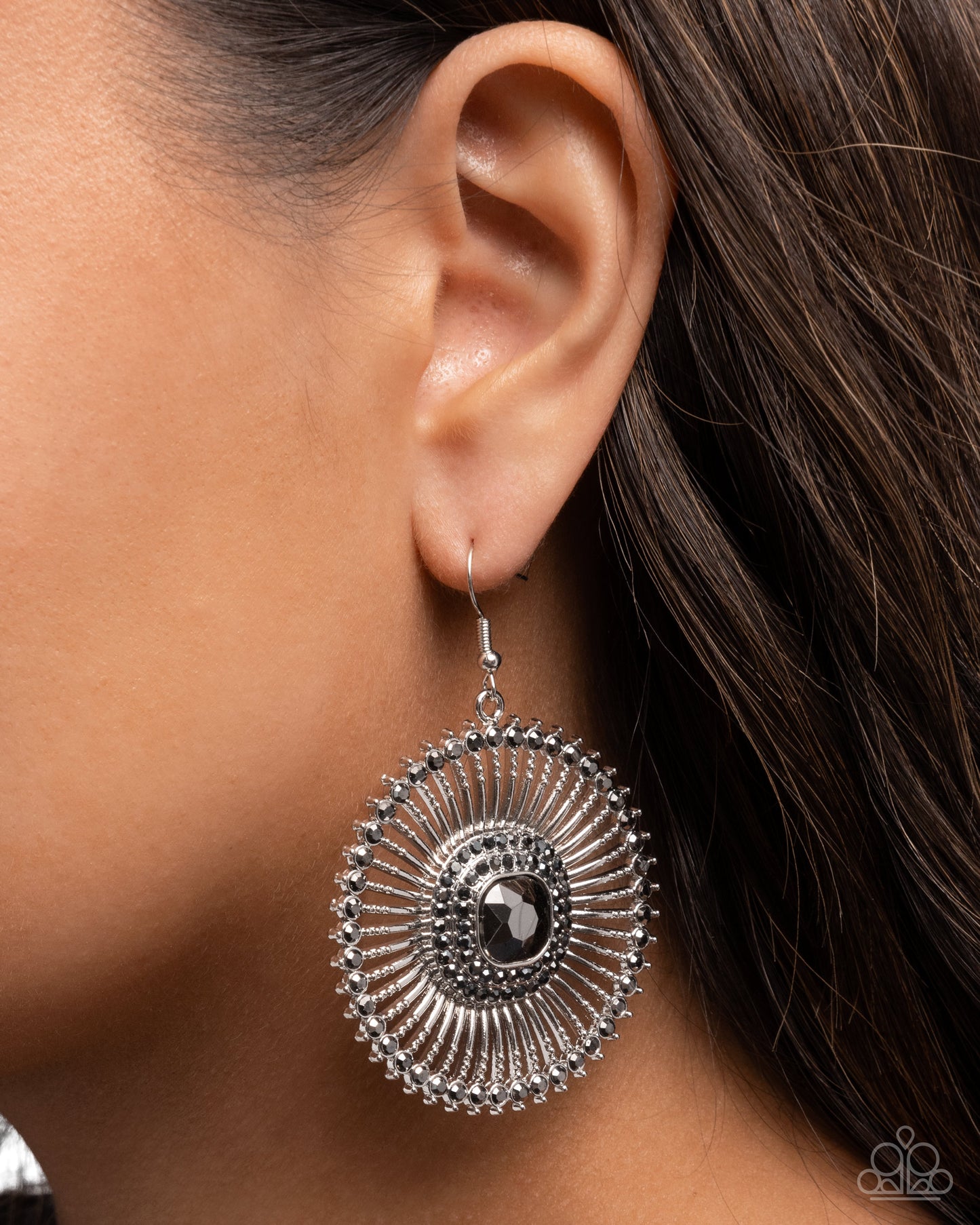 Wonderful Wheel - silver - Paparazzi earrings