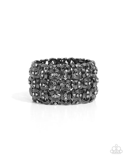 Woven Wardrobe - black - Paparazzi bracelet