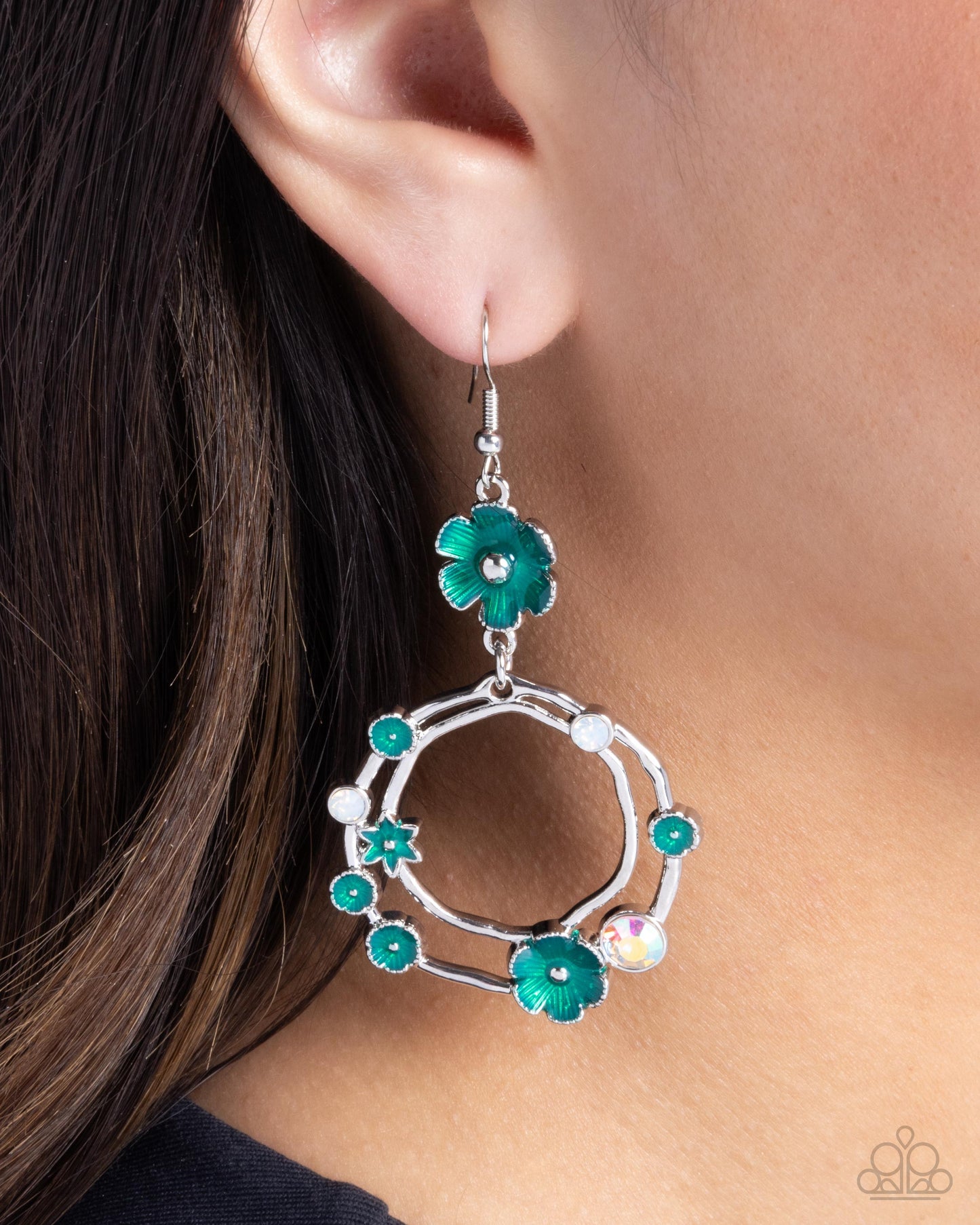 Wreathed Waikiki - green - Paparazzi earrings