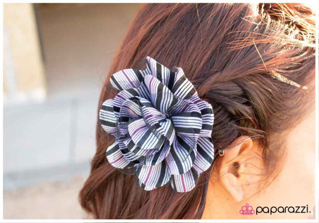 The Bottom Line - Paparazzi Accessories hair clip