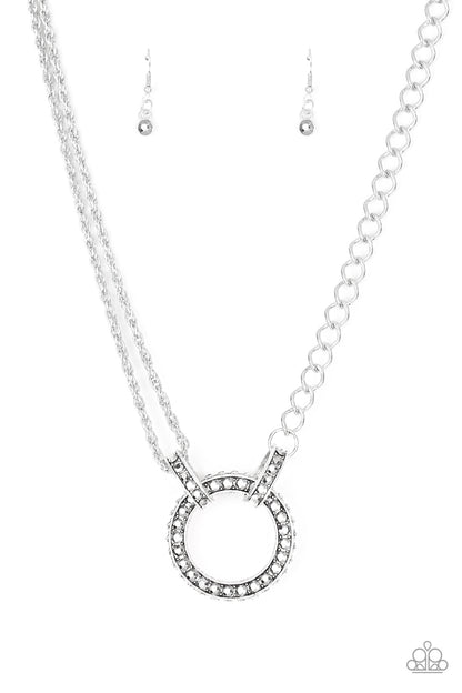 Razzle Dazzle - white - Paparazzi necklace